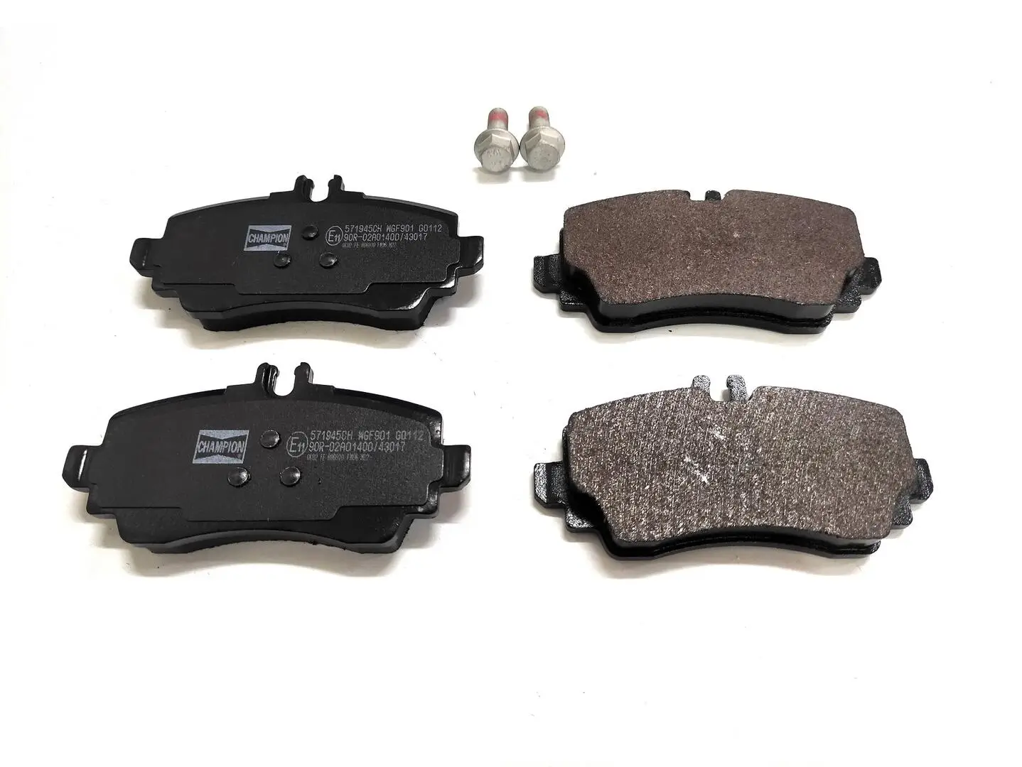 Bremsbelagsatz, Scheibenbremse Vorderachse CHAMPION 571945CH