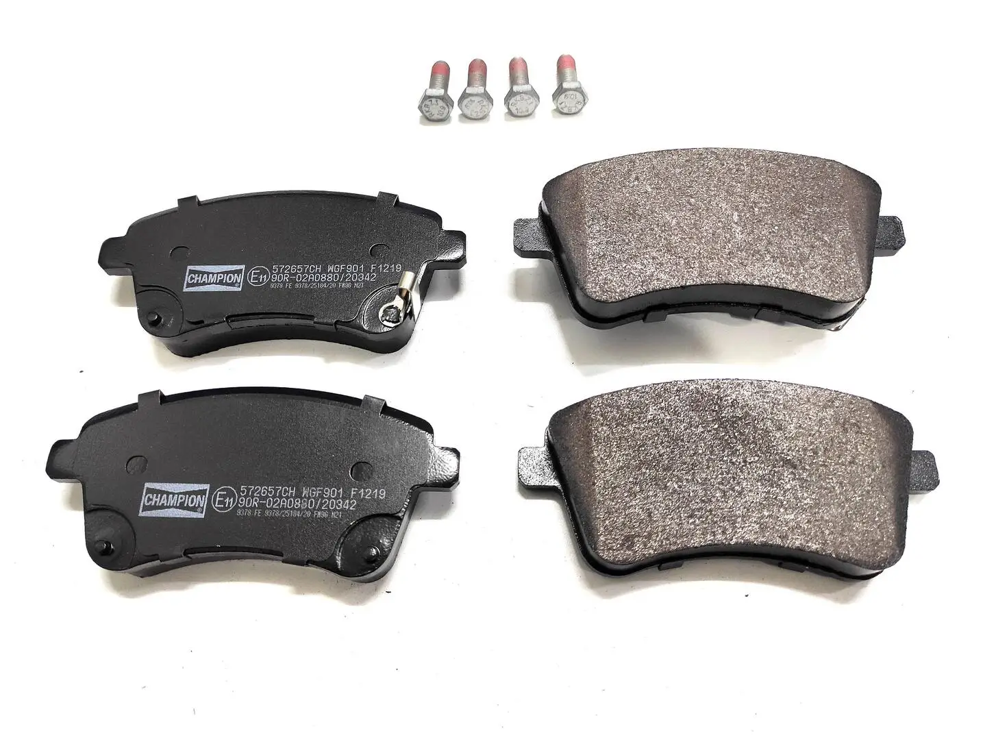 Bremsbelagsatz, Scheibenbremse Vorderachse CHAMPION 572657CH