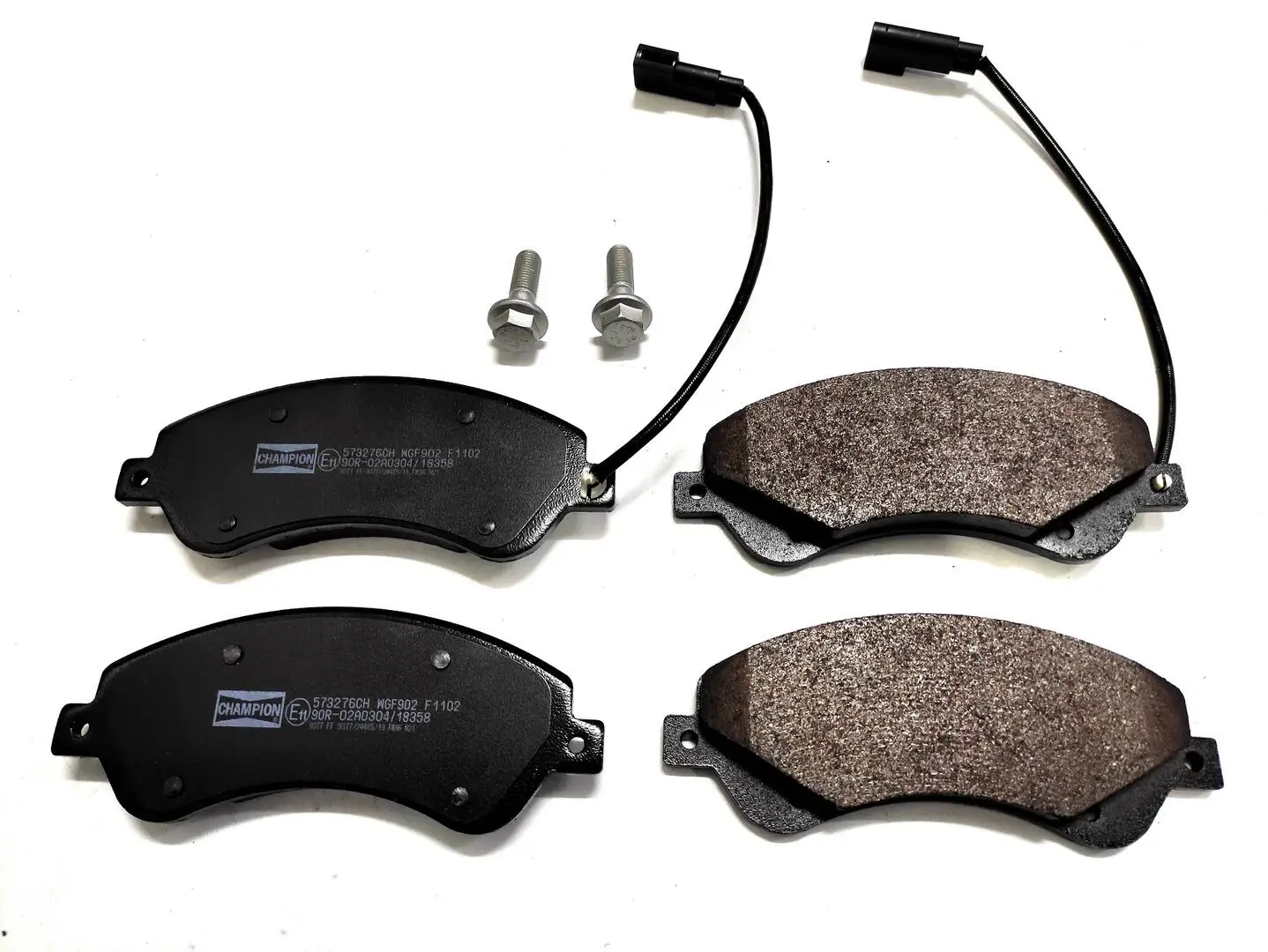 Bremsbelagsatz, Scheibenbremse Vorderachse CHAMPION 573276CH