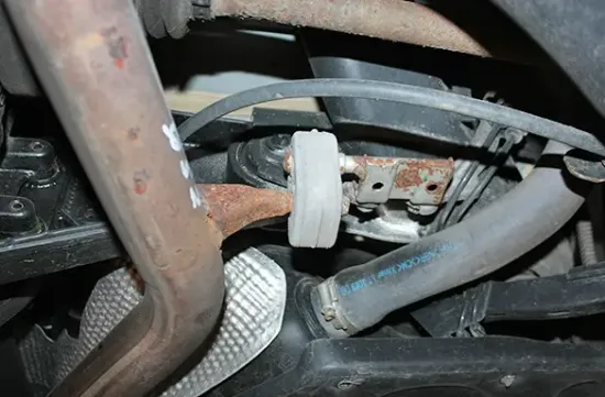 Halter, Abgasanlage rechts HJS 82 13 4330 Bild Halter, Abgasanlage rechts HJS 82 13 4330