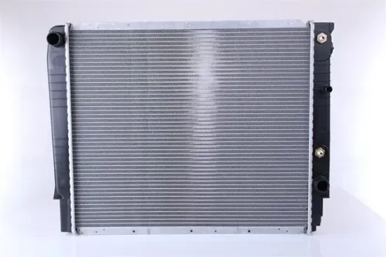 Kühler, Motorkühlung NISSENS 65542A Bild Kühler, Motorkühlung NISSENS 65542A
