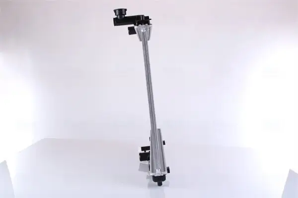 Kühler, Motorkühlung NISSENS 68788