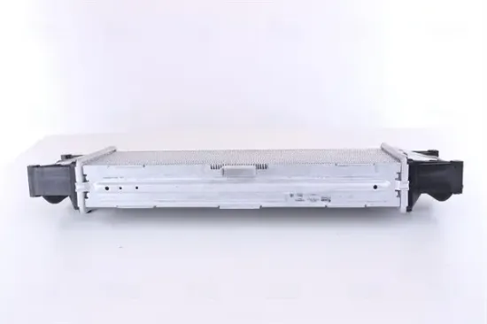 Ladeluftkühler NISSENS 96727 Bild Ladeluftkühler NISSENS 96727