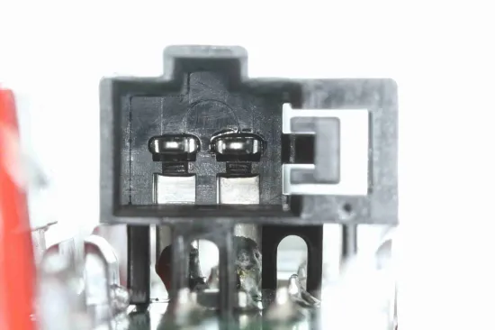 Zusatzbremsleuchte hinten VEMO V10-84-0075 Bild Zusatzbremsleuchte hinten VEMO V10-84-0075