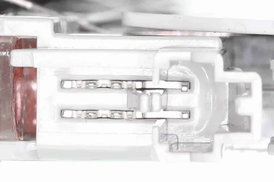 Zusatzbremsleuchte hinten VEMO V10-84-0152 Bild Zusatzbremsleuchte hinten VEMO V10-84-0152