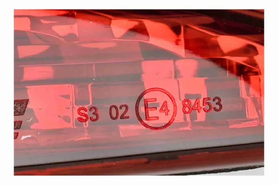Zusatzbremsleuchte hinten VEMO V20-84-0031 Bild Zusatzbremsleuchte hinten VEMO V20-84-0031