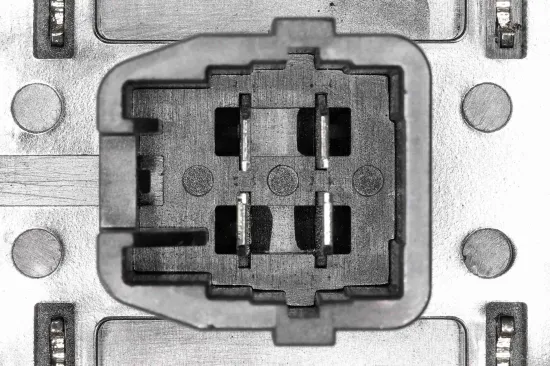 Regler, Innenraumgebläse 12 V VEMO V24-79-0031 Bild Regler, Innenraumgebläse 12 V VEMO V24-79-0031