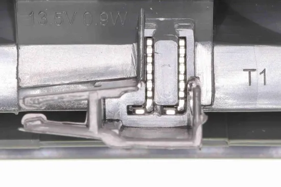 Zusatzbremsleuchte Mitte VEMO V40-84-0008 Bild Zusatzbremsleuchte Mitte VEMO V40-84-0008