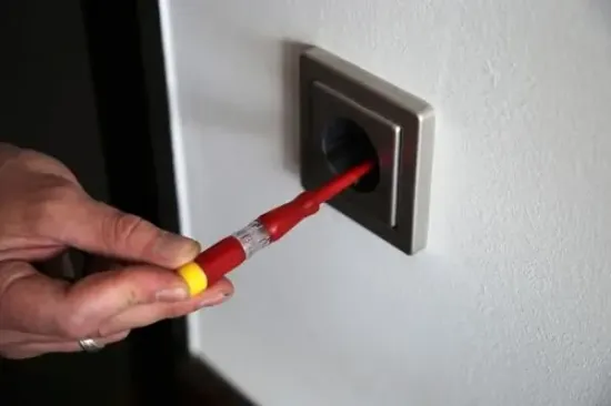 Spannungsprüfer KS TOOLS BT120900 Bild Spannungsprüfer KS TOOLS BT120900