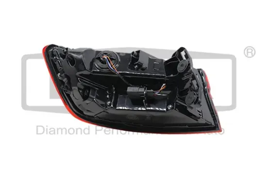 Heckleuchte rechts DPA 99451802602 Bild Heckleuchte rechts DPA 99451802602