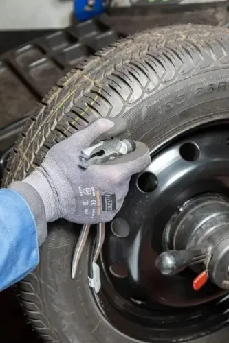 Wuchtgewichtezange HAZET 665-1 Bild Wuchtgewichtezange HAZET 665-1