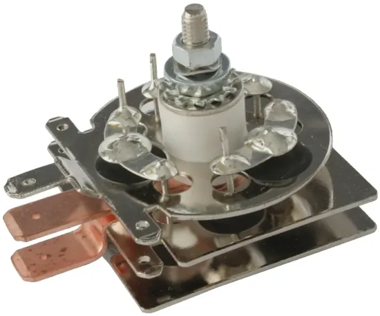 Starter 12 V 2,3 kW HC-Cargo F032115408 Bild Starter 12 V 2,3 kW HC-Cargo F032115408