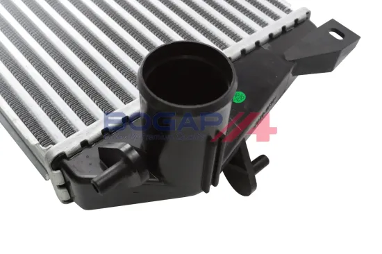 Ladeluftkühler BOGAP E4220100 Bild Ladeluftkühler BOGAP E4220100