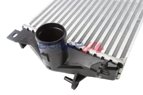 Ladeluftkühler BOGAP E4220100 Bild Ladeluftkühler BOGAP E4220100